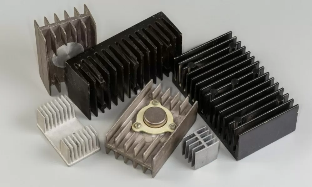 Finned Passive Heatsinks for High-Power Transistors Cooling